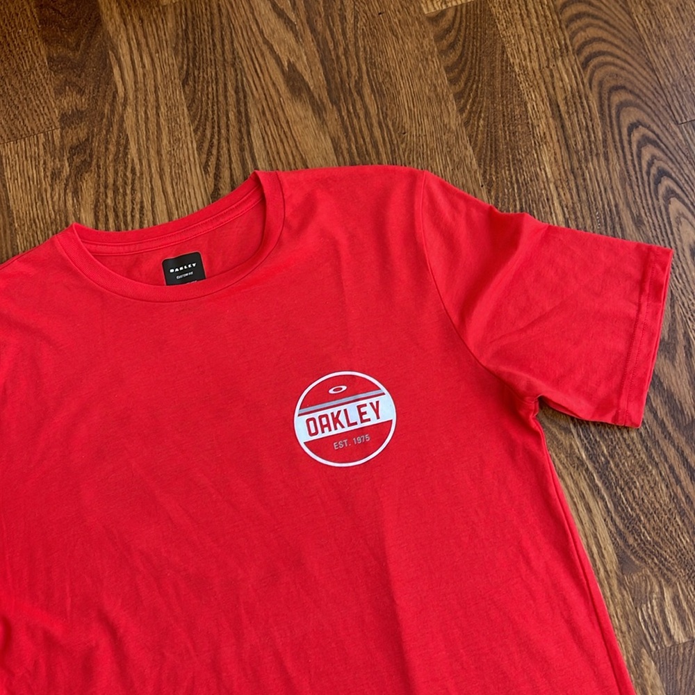 Oakley Men’s T-shirt - Picture 2 of 4
